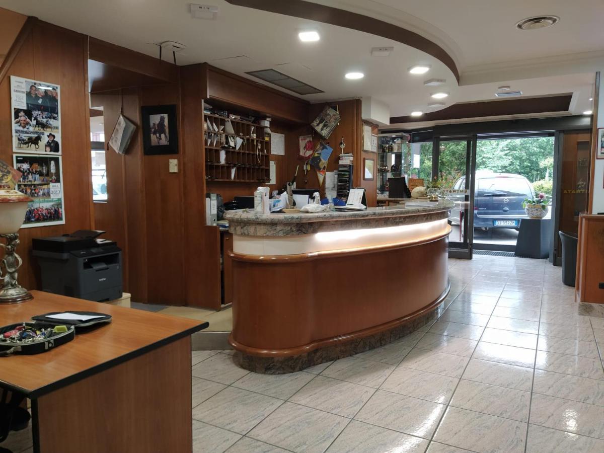 Hotel Residence Memmina Frosinone Bagian luar foto