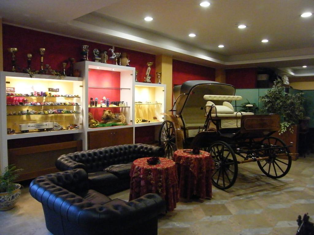 Hotel Residence Memmina Frosinone Bagian luar foto